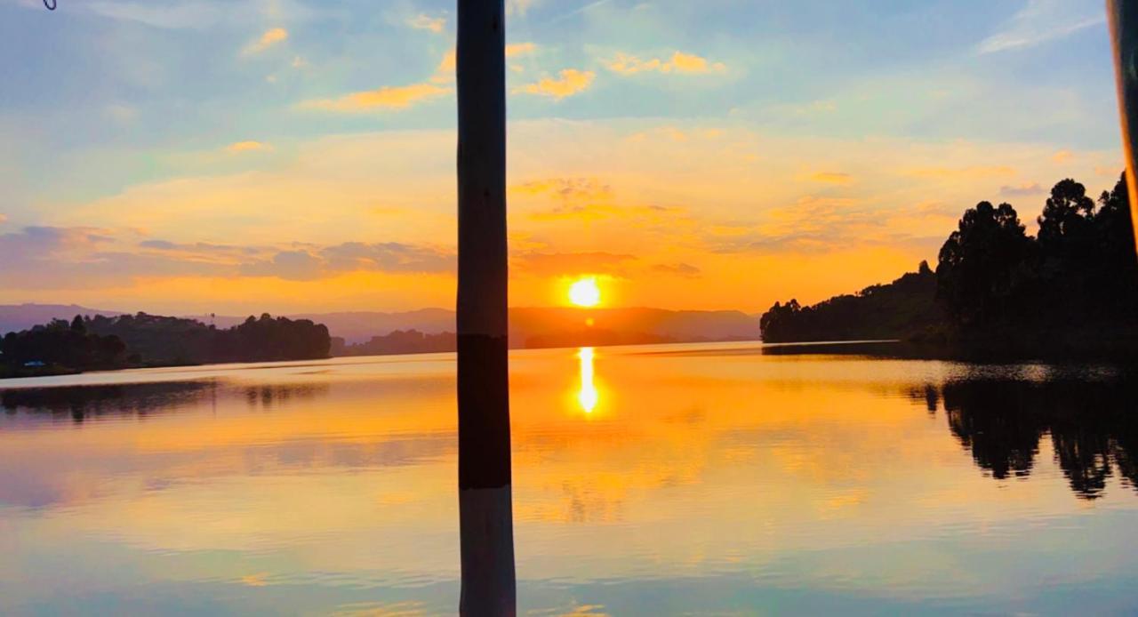 Lake Bunyonyi Rock Resort Kabale Exteriör bild
